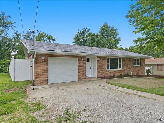 3rd image of 112 Midway Ave