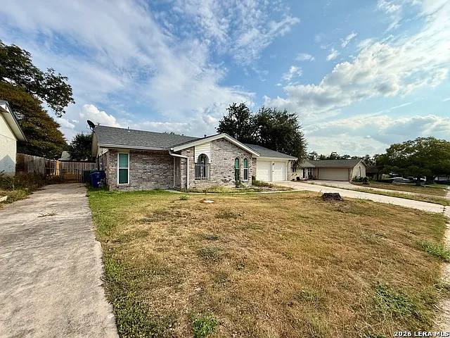 3 bed, 2.0 bath, 1454 sqft, $1,600 — Photo 2
