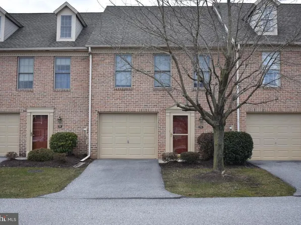 176 Crown Pointe Dr, York, PA 17402