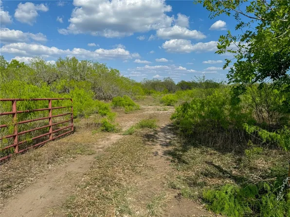 0 E King Ln, Beeville, TX 78102