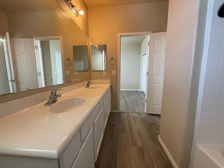 4120 E Torrey Pines Ln — Photo 15