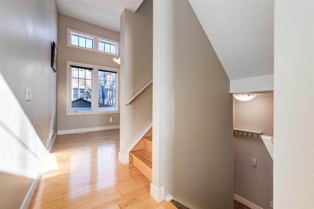 37 SE Royal Oak Plz NW, Calgary, AB - View 2