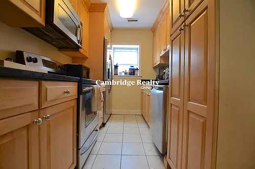 140 Newton St Photo 1