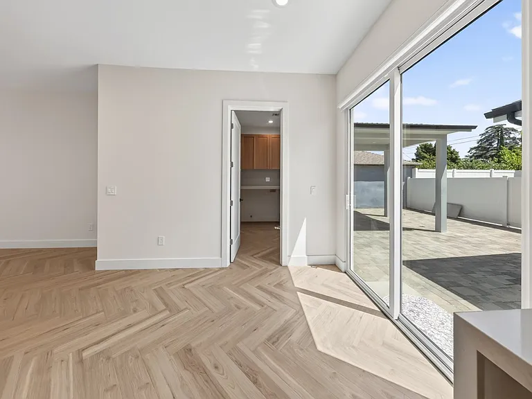 8018 Shadyglade Ave — Photo 25