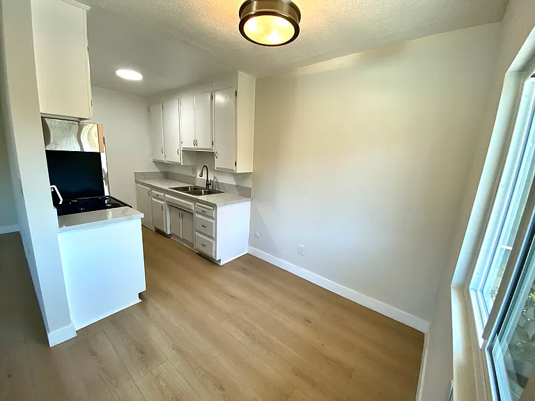 2147 Baxter St #9 — Photo 12