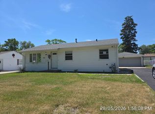 148 Pecos Cir, Carpentersville, IL 60110