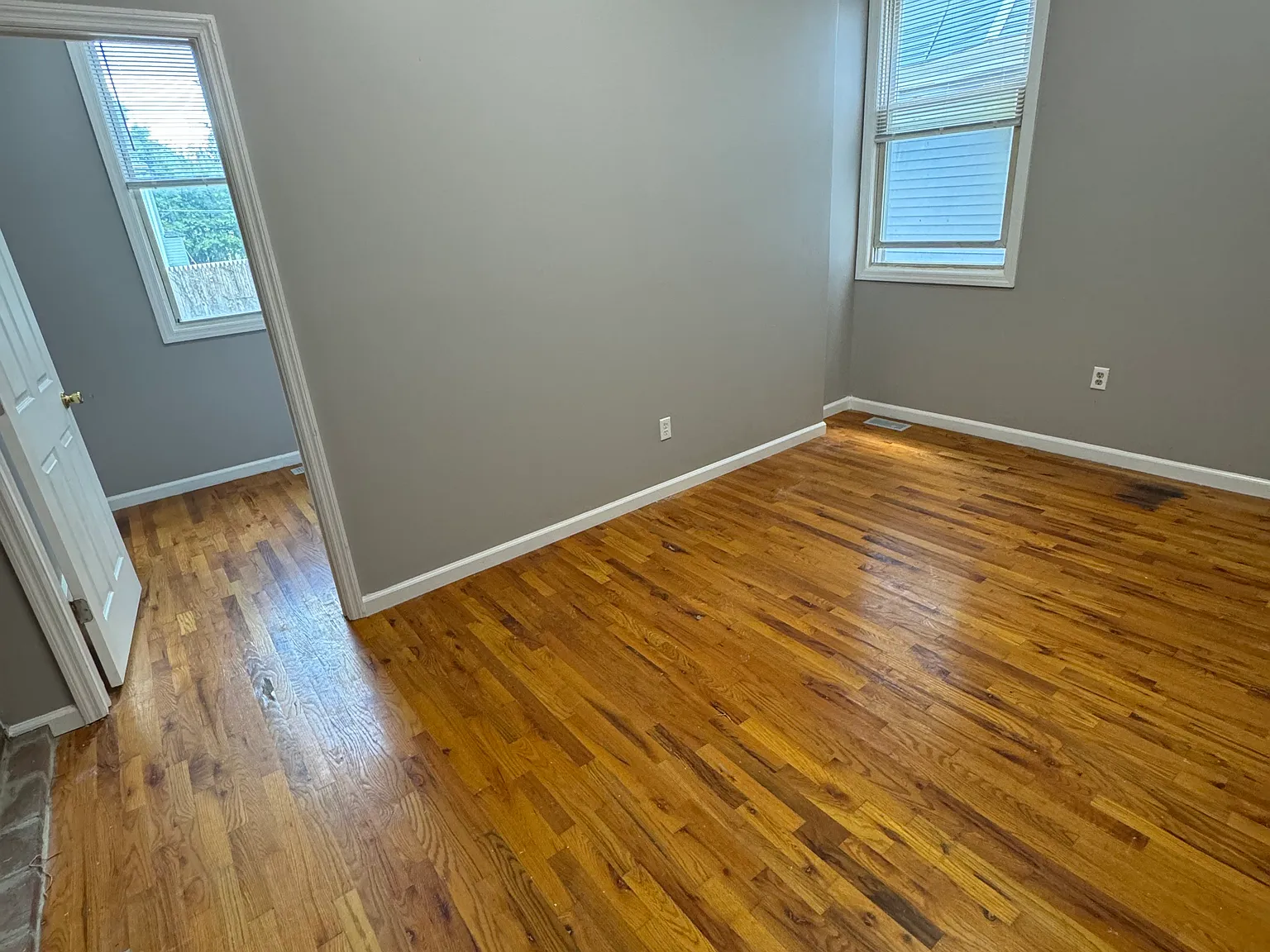 2 bed, 1000 sqft, $2,025 — Photo 2
