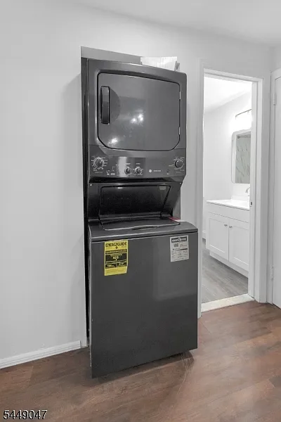 2 bed, 1.0 bath, $2,500 — Photo 4