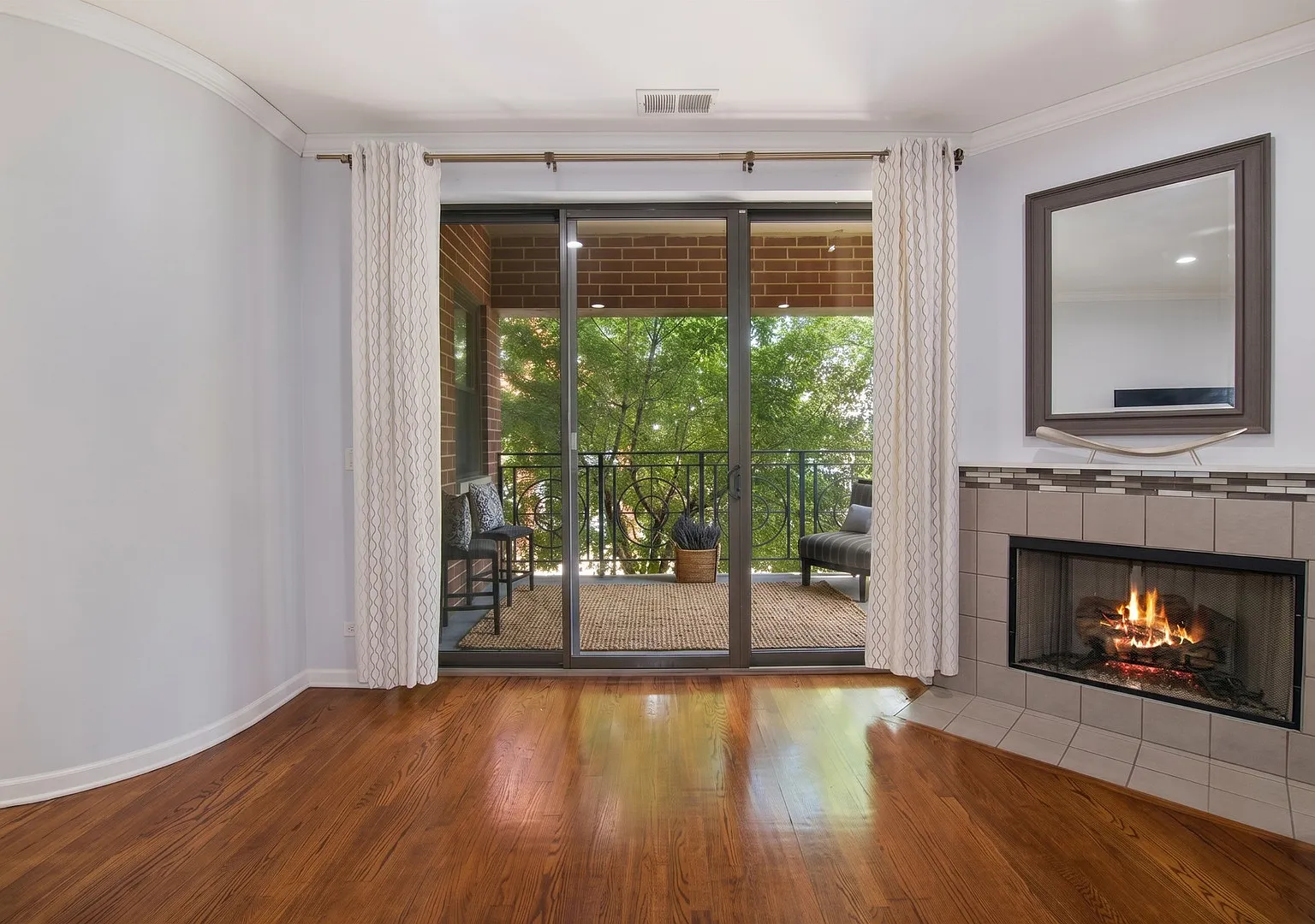2 bed, $3,000 — Photo 4