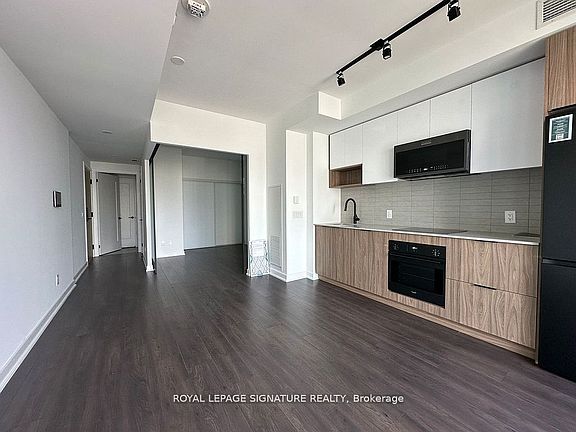 4th image of 5 Defries St #1907