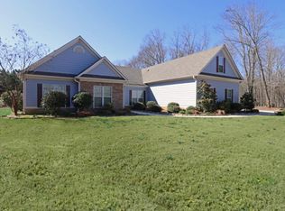 102 Huntleigh Ct, Winder, GA 30680