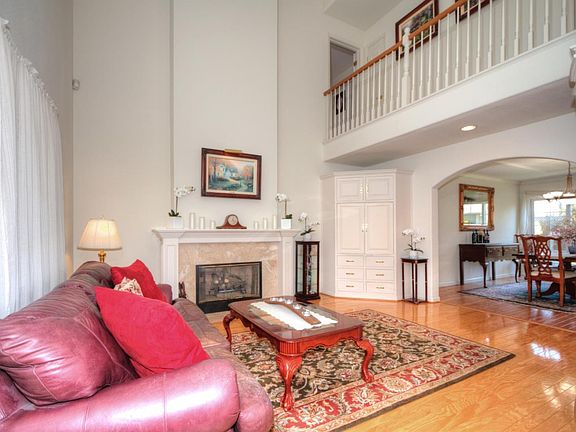 3rd image of 1222 Broadleaf Ln