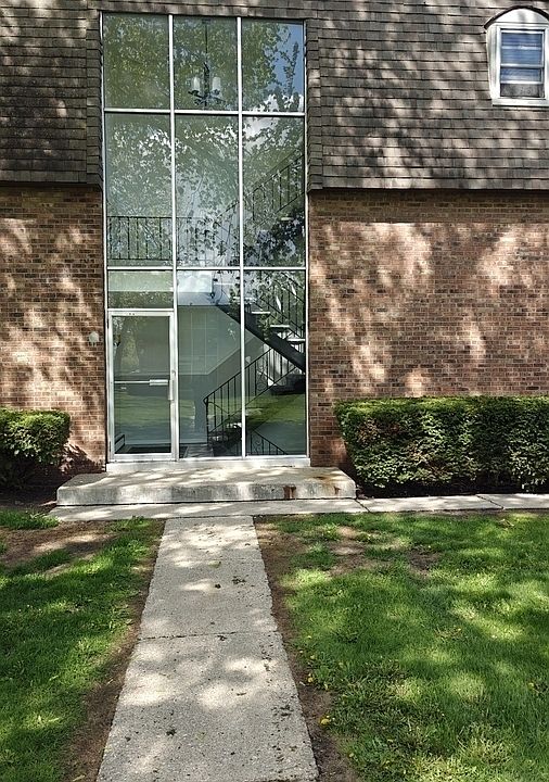 1st image of 506 Lincoln Ave APT 304