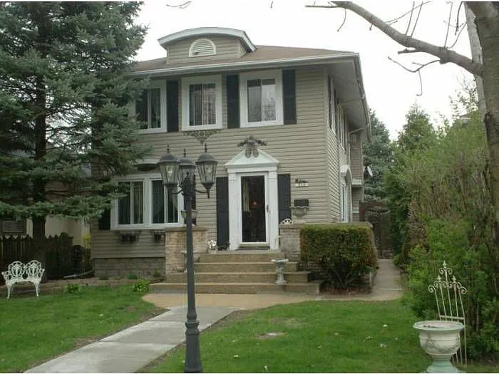 510 S May St photo 1
