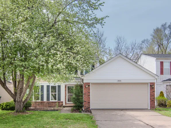 3044 Turnberry Ln, Ann Arbor, MI 48108