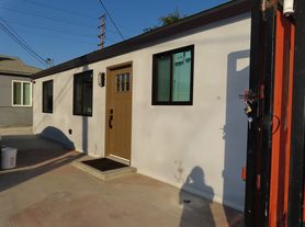 5770 Jillson St, Los Angeles, CA
