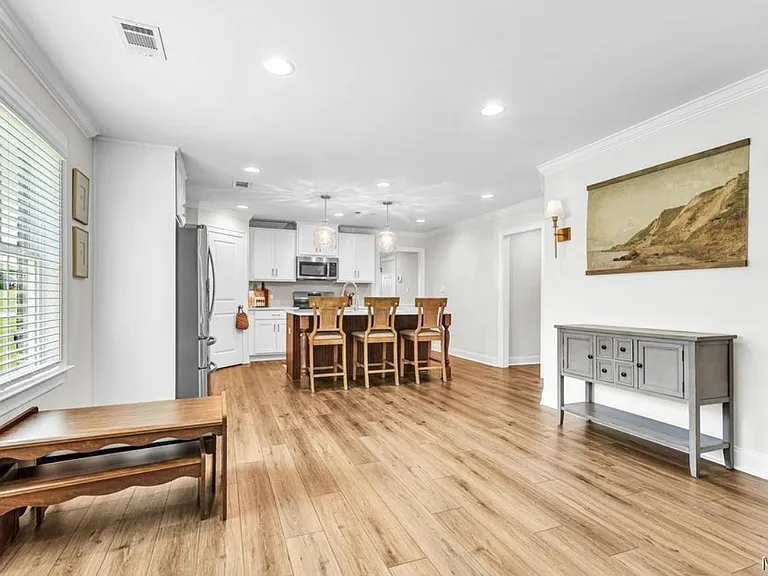 253 Pedric Dr — Photo 9