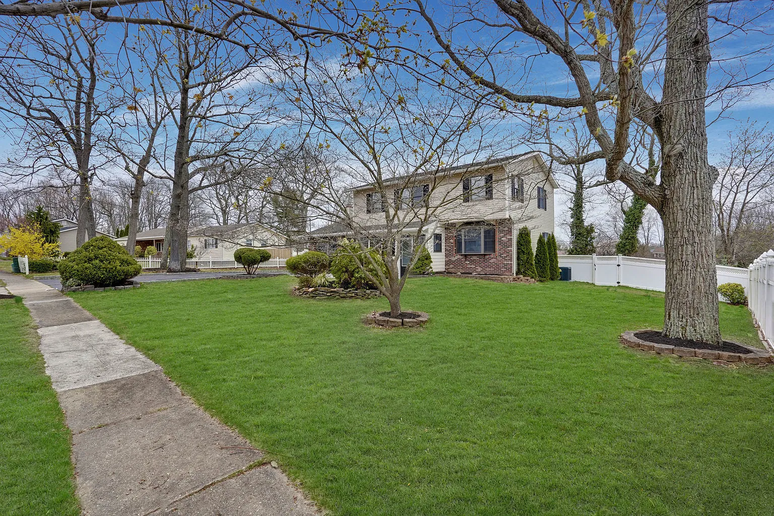 11 Trenton St photo 1