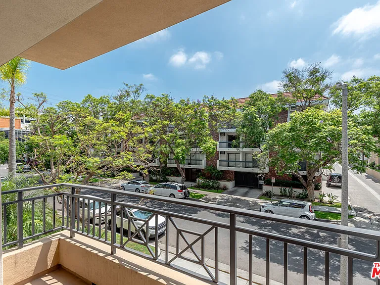 325 Arnaz Dr #201 — Photo 5