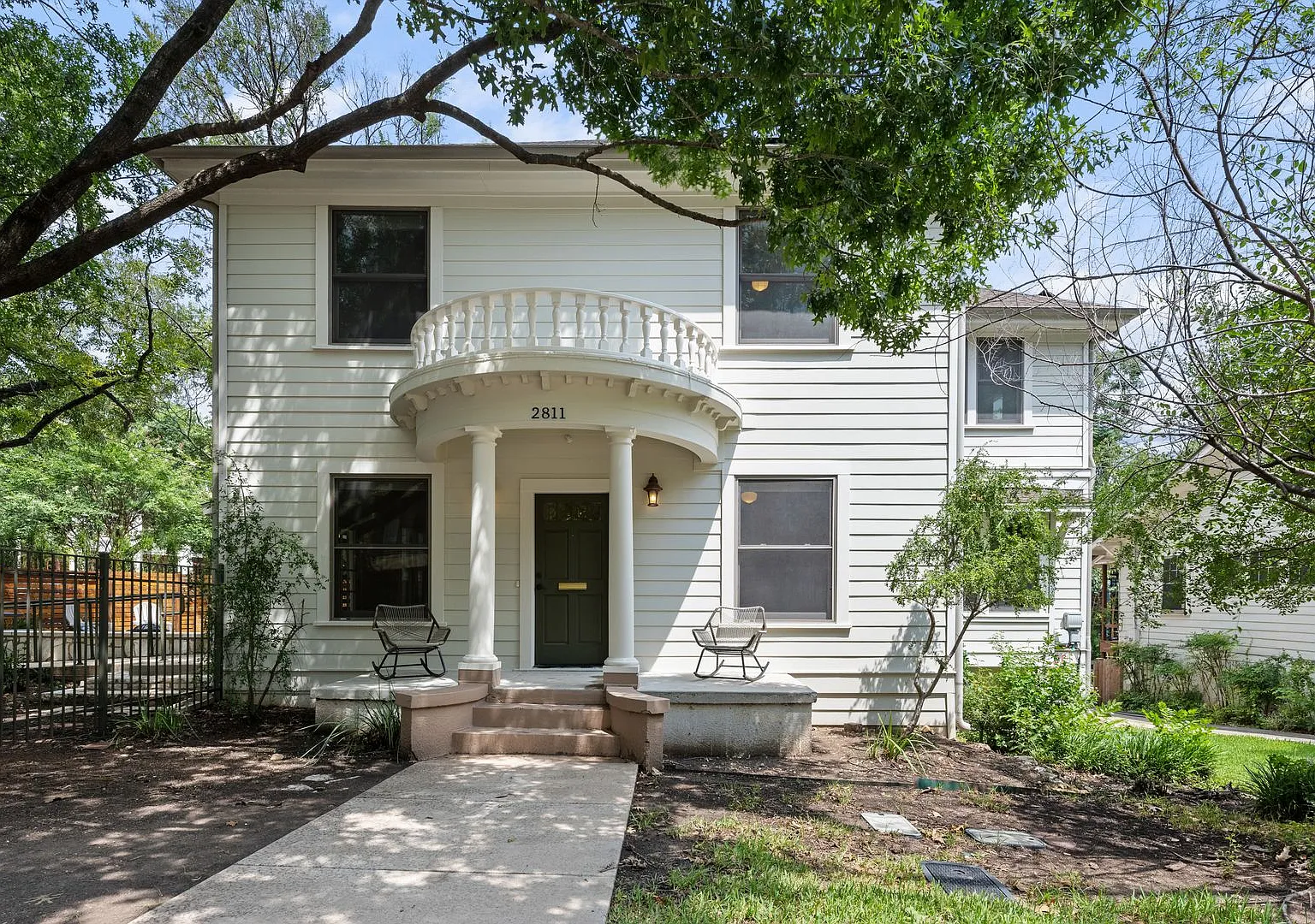 Historic and Charming 7 BR / 4.5 BA Home in Central Austin — Photo 2