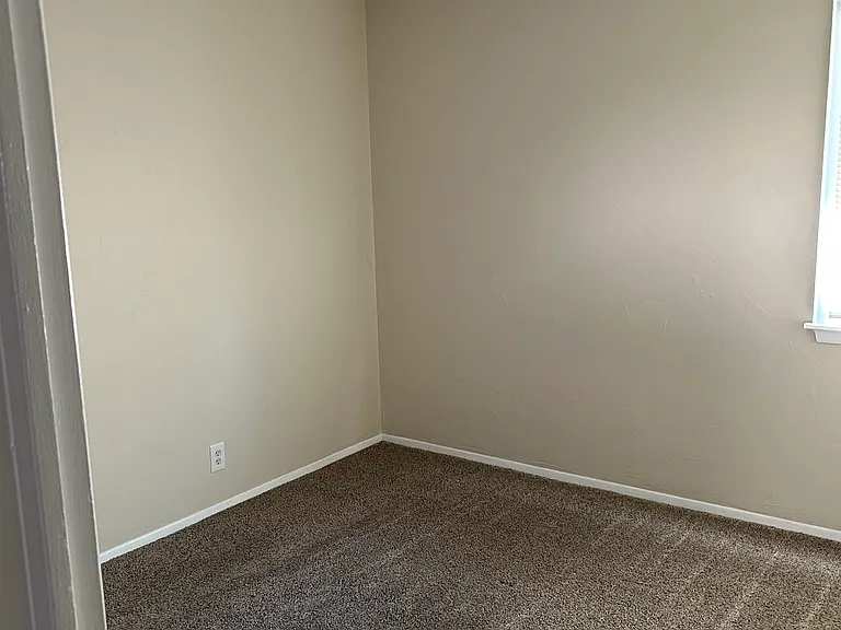 3320 E Congress Ave — Photo 37
