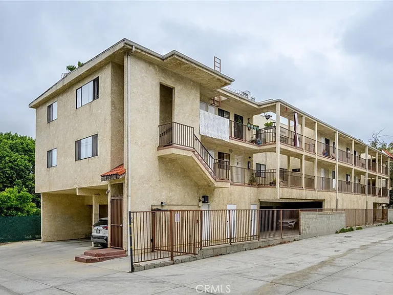 330 Pioneer Dr — Photo 18