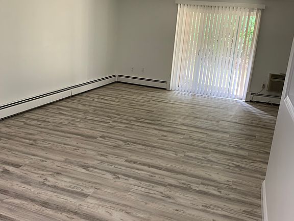 4th image of 40 Austin Ave APT 106