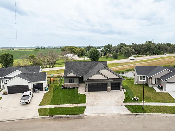 2nd image of 1749 Brandt Dr NE