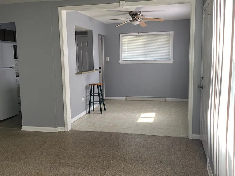 2019 Georgia St — Photo 4