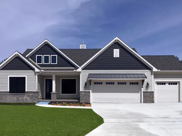 3217 Hidden Meadows Dr, Midland, MI 48642