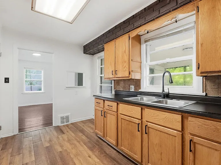 4029 Weisser Park Ave — Photo 13