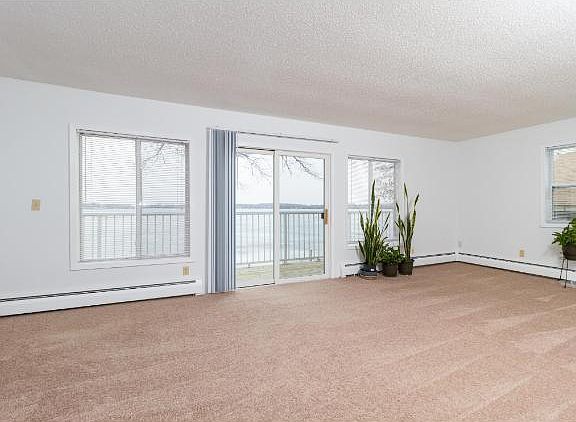 5th image of 21421 Iverson Ave N