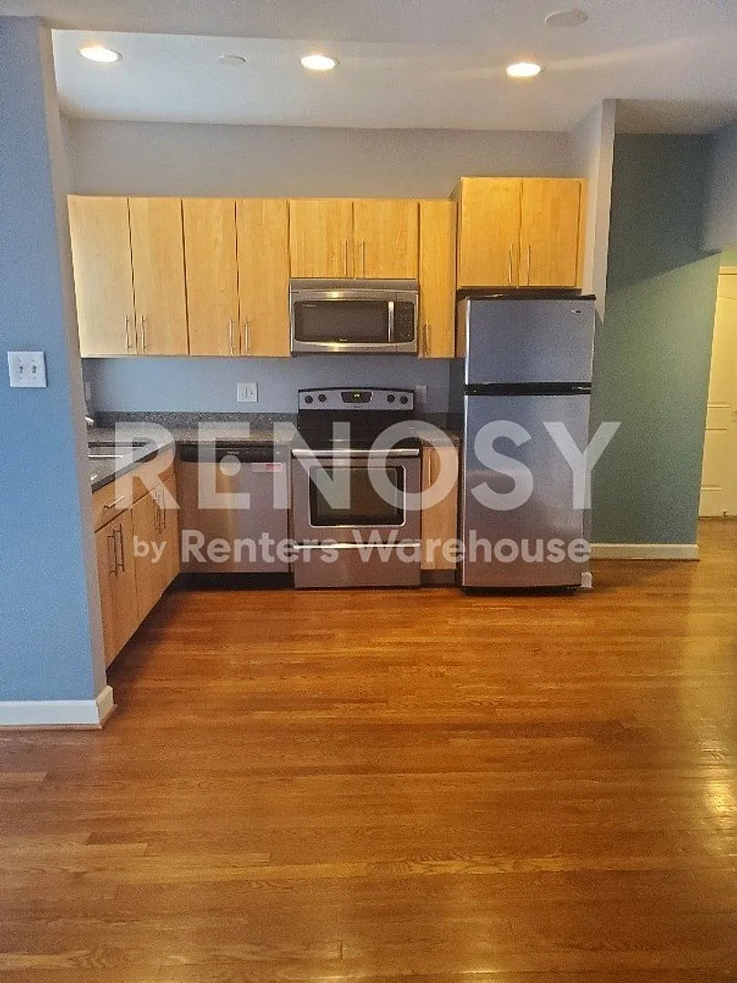 Updated 1 Bedroom 1 Bath Condo in the Central West End — Photo 3