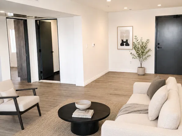5731 Lexington Ave #102, Los Angeles, CA 90038