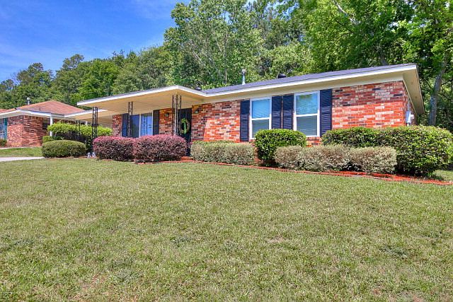 1st image of 3035 Silverwood Dr