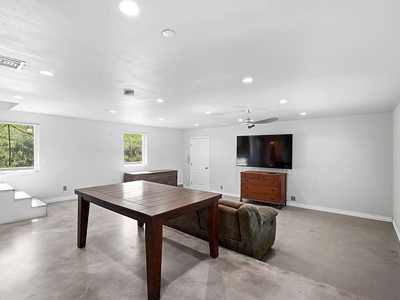 4th image of 570 Westlake Blvd #G