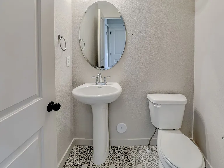 7505 S Foremast Ave — Photo 9