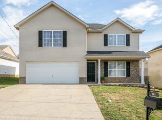135 Dreville Dr, La Vergne, TN 37086