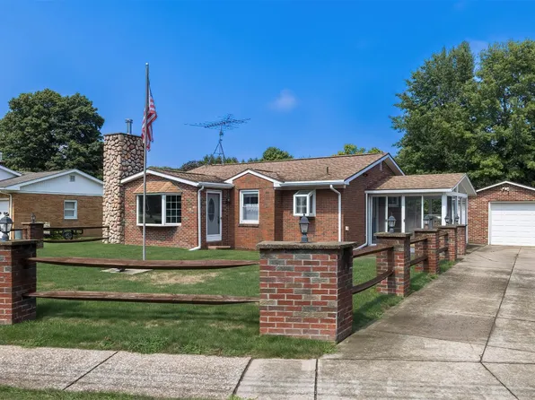 7422 Chestnut St, Fairview, PA 16415