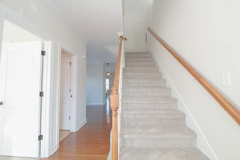 2 bed, 2.0 bath, 2008 sqft, $1,680 — Photo 2