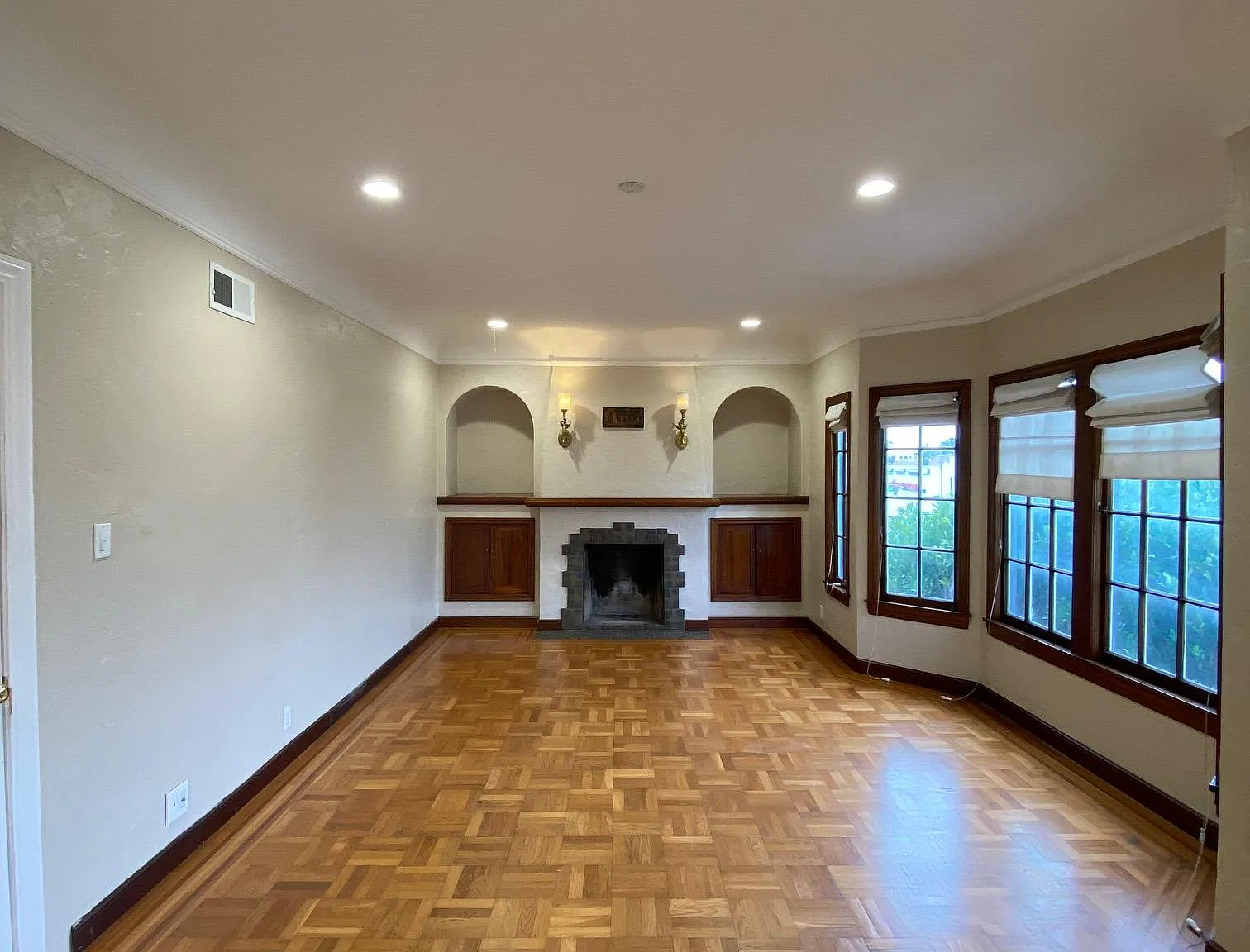 2473 Lombard St — Photo 3