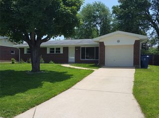 442 S Pam Ave, Saint Charles, MO 63301