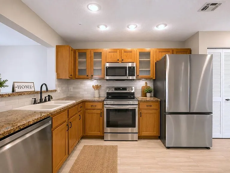 641 Maple Oak Cir #101 — Photo 12