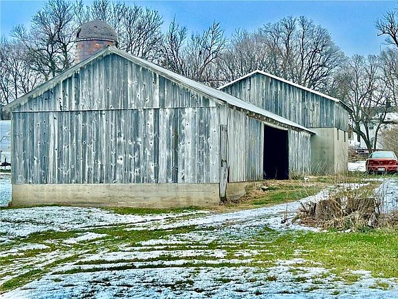 4th image of 24507 Welch Rd