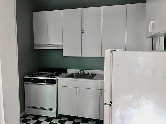 5th image of 2 W 120th St APT 1O
