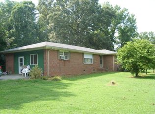 94 Walker Rd, Cartersville, GA 30121