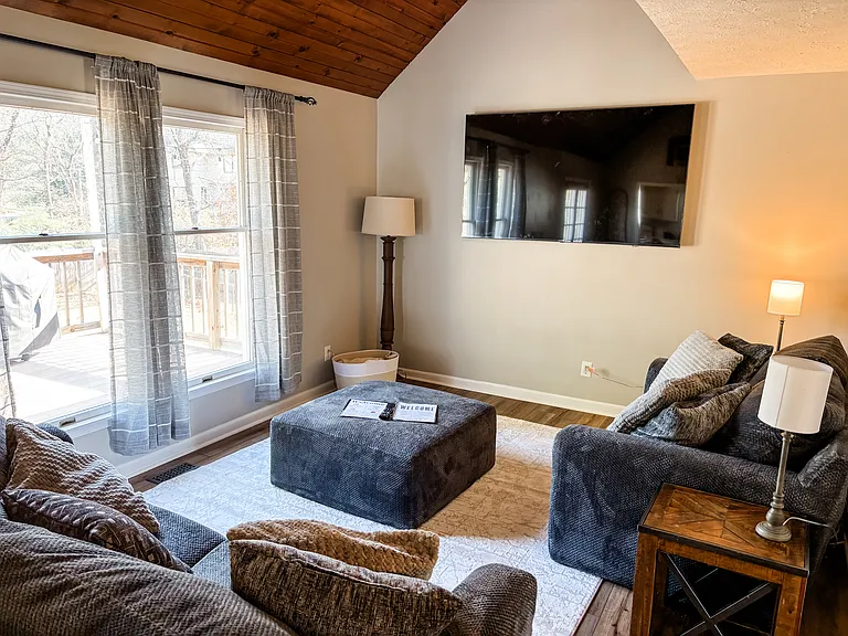 3000 N Lakewood Ct — Photo 11
