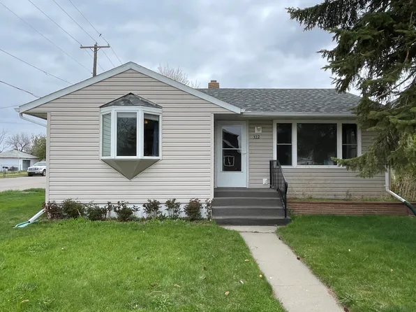 322 4th Ave W, Mobridge, SD 57601