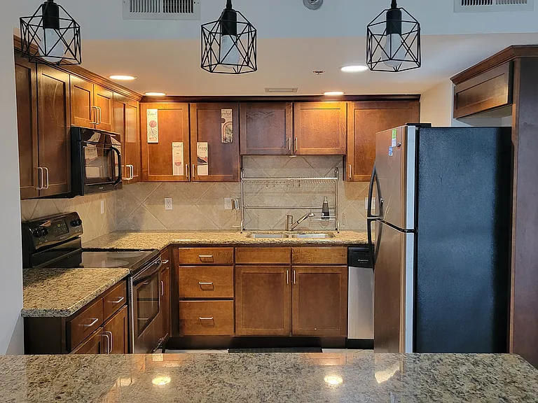 600 E Admiral Blvd #1003 — Photo 2