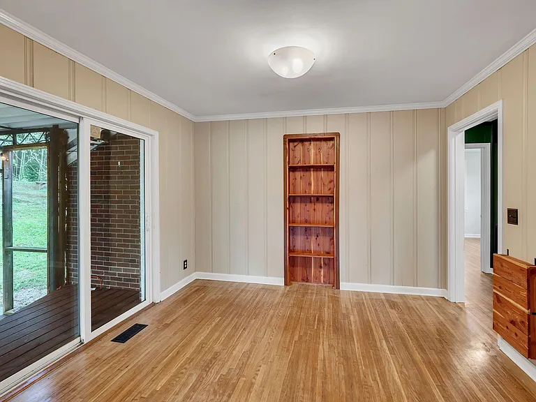 2921 Twin Lawn Dr — Photo 14